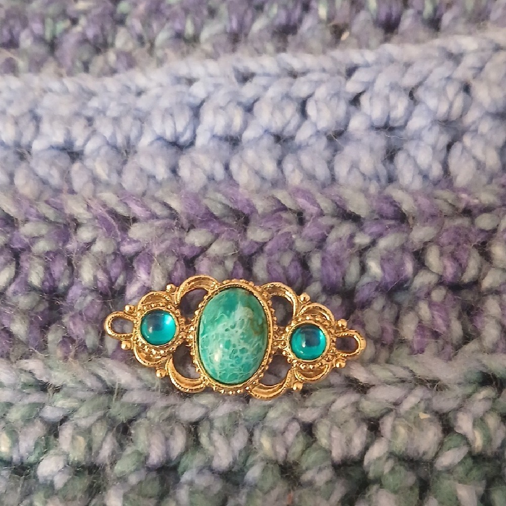 Elegant Gold and Turquoise Brooch